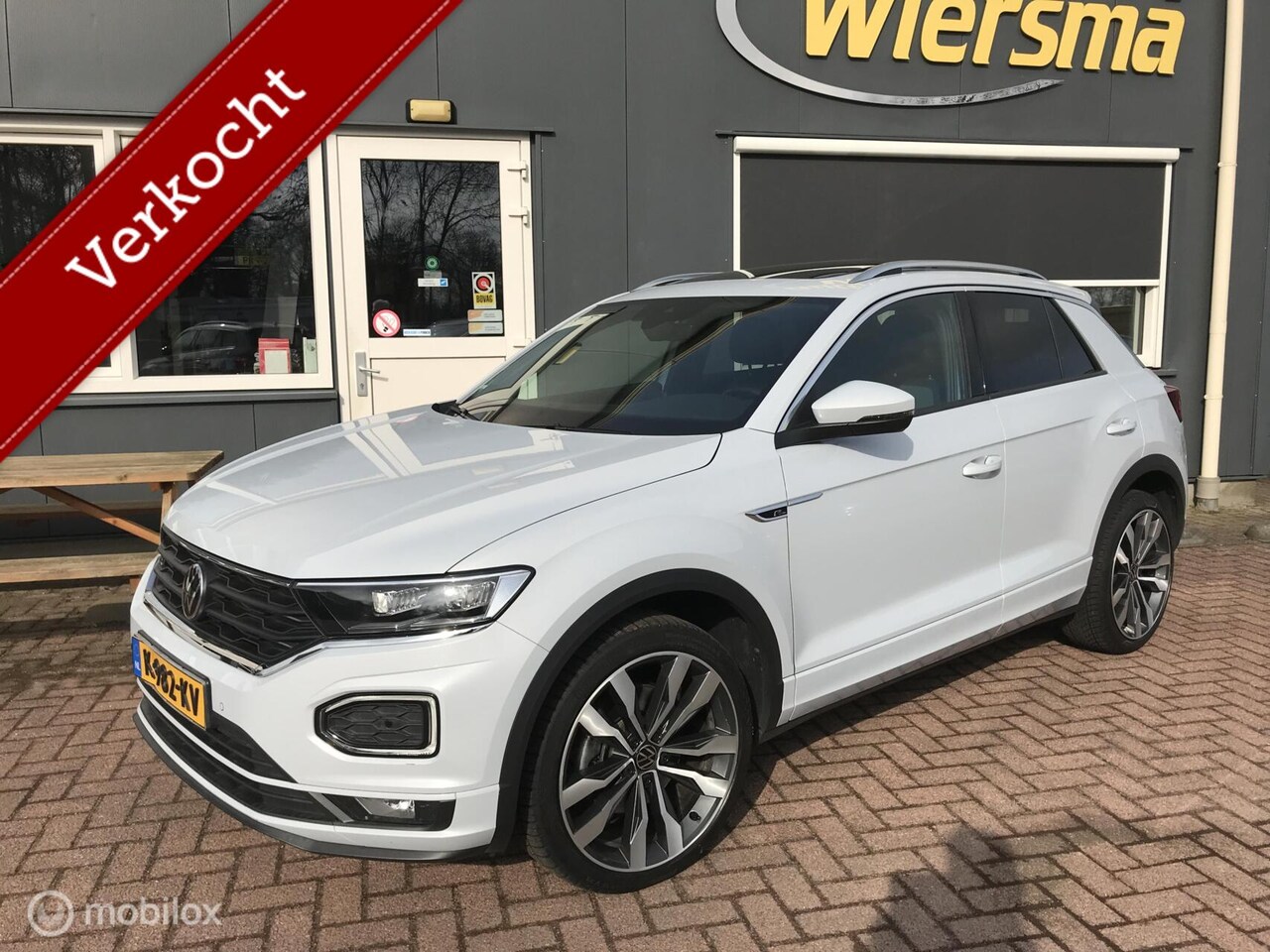 Volkswagen T-Roc - 1.5 TSI R-line Sport Panoramadak, virtual cockpit - AutoWereld.nl