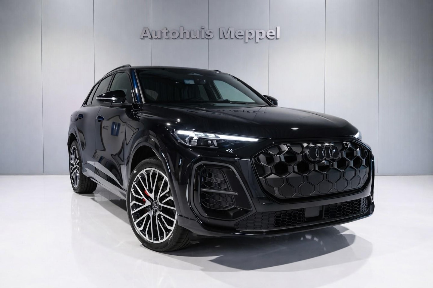 Audi Q5 - Quattro *Nieuw!!* S-Line| Matrix | Trekhaak | Pano | 5 jaar garantie - AutoWereld.nl