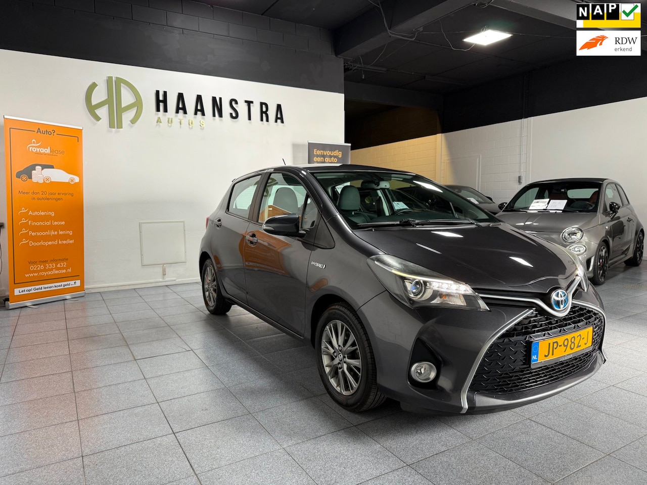 Toyota Yaris - 1.5 Hybrid Dynamic Navi-Camera,Leder int, LM Velg, Dealer Auto! - AutoWereld.nl