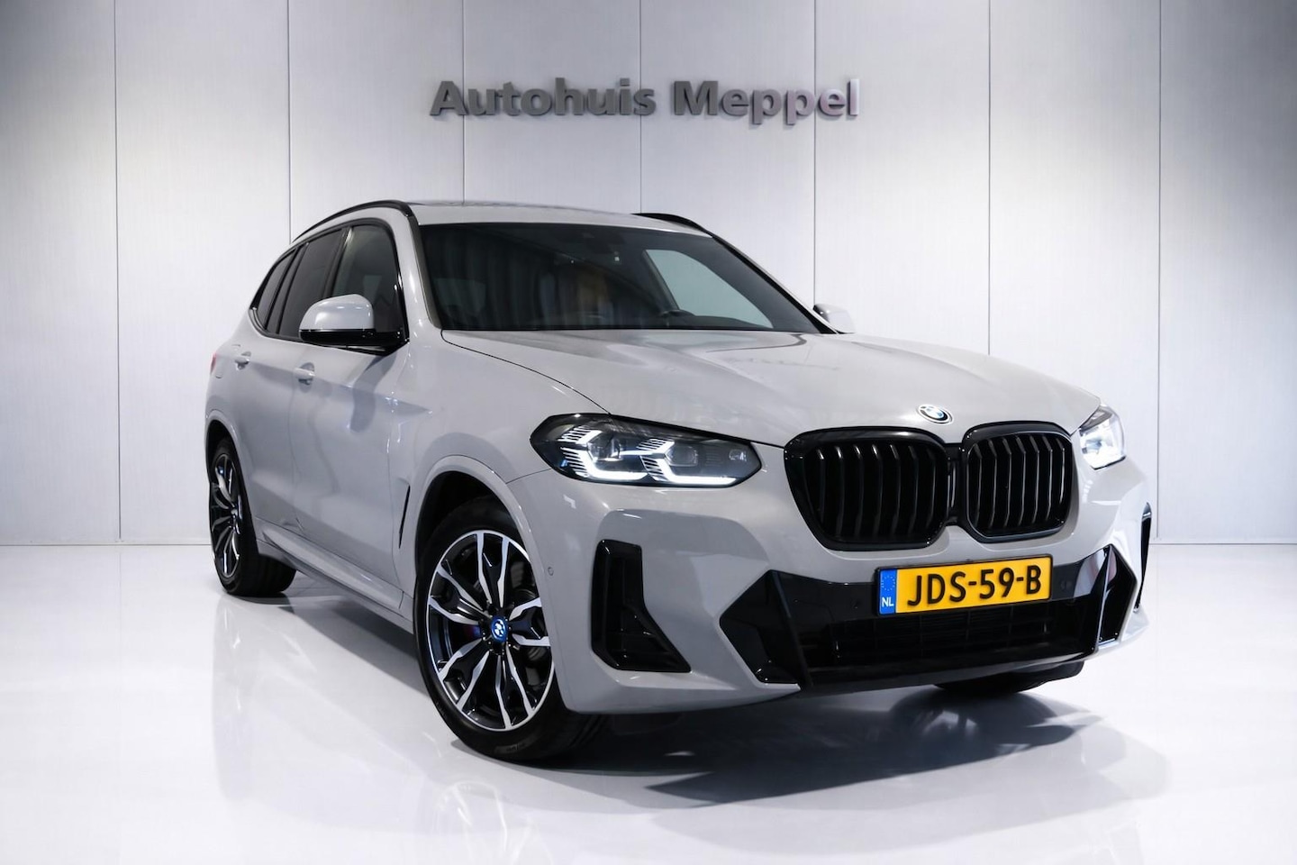 BMW X3 - xDrive30e M-Sport | Spec M-Stoelen | LED | HUD | Pano| 360Cam - AutoWereld.nl
