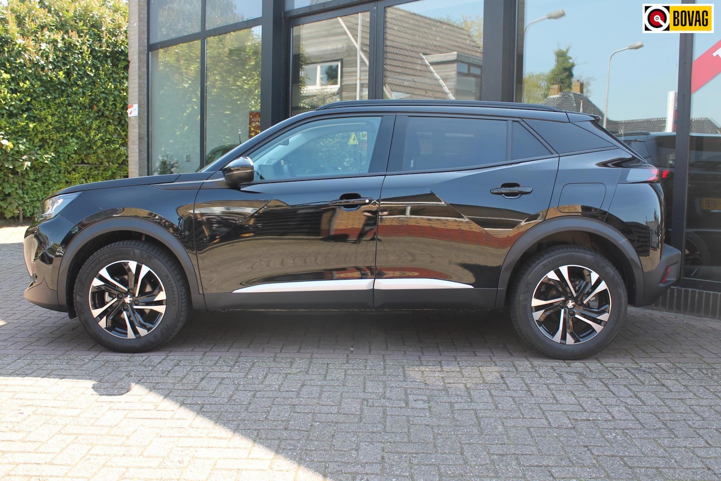 Peugeot 2008 - 1.2 PureTech Allure LMV/Airco/Cruise! - AutoWereld.nl