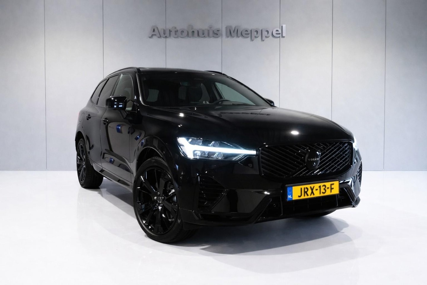 Volvo XC60 - T6-AWD Black-Ultra NEW |Pano|HUD|H&K|360Camera|Facelift | Range 70 KM Volledig Electrisch - AutoWereld.nl