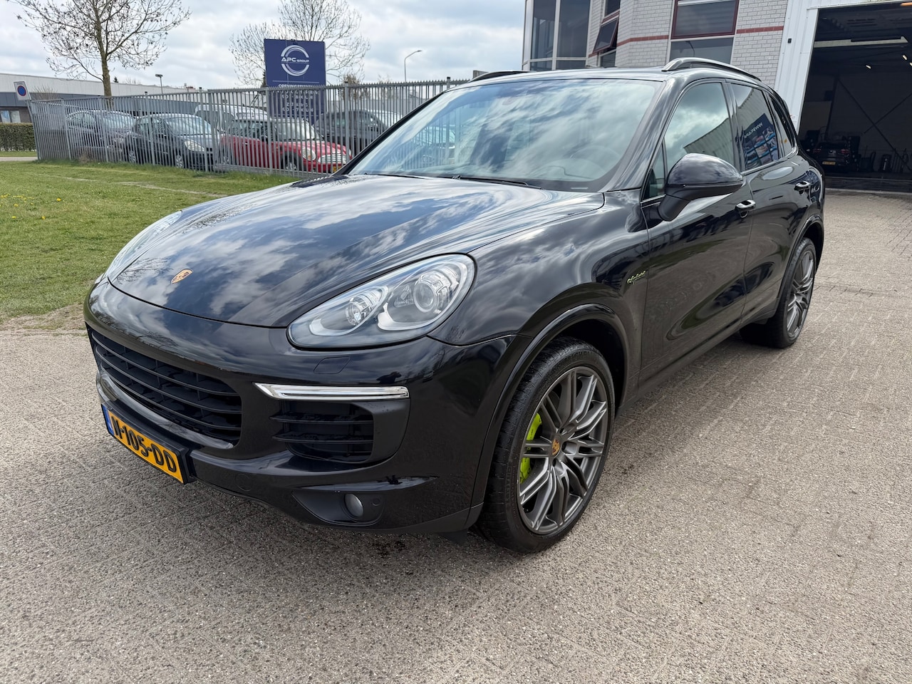 Porsche Cayenne - 3.0 S E-Hybrid Platinum Edition 3.0 S E-Hybrid Platinum Edition - AutoWereld.nl