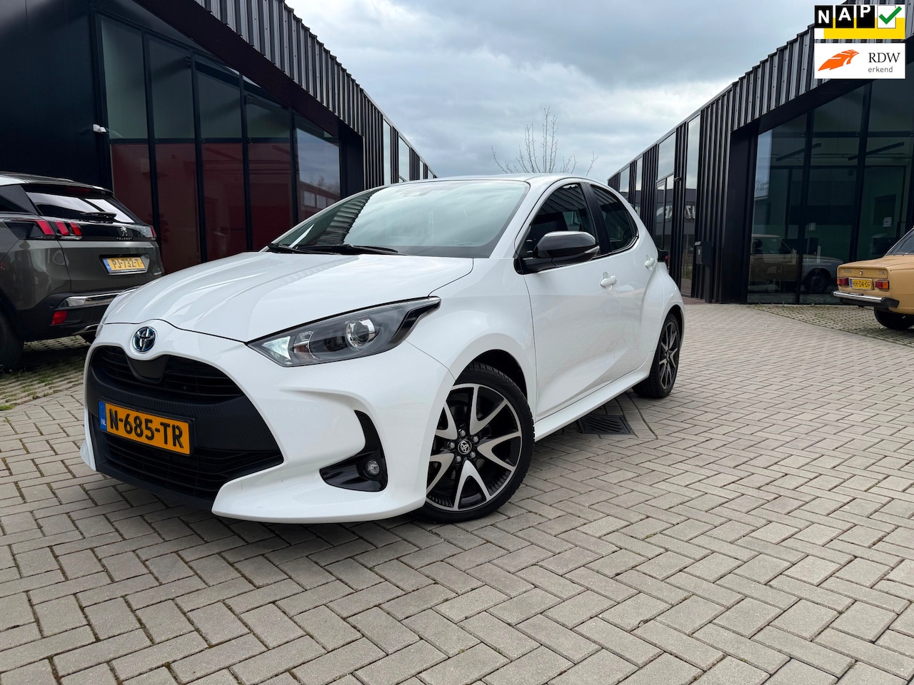 Toyota Yaris - 1.5 Hybrid Active Automaat Clima ACC Lane NL Auto NAP - AutoWereld.nl