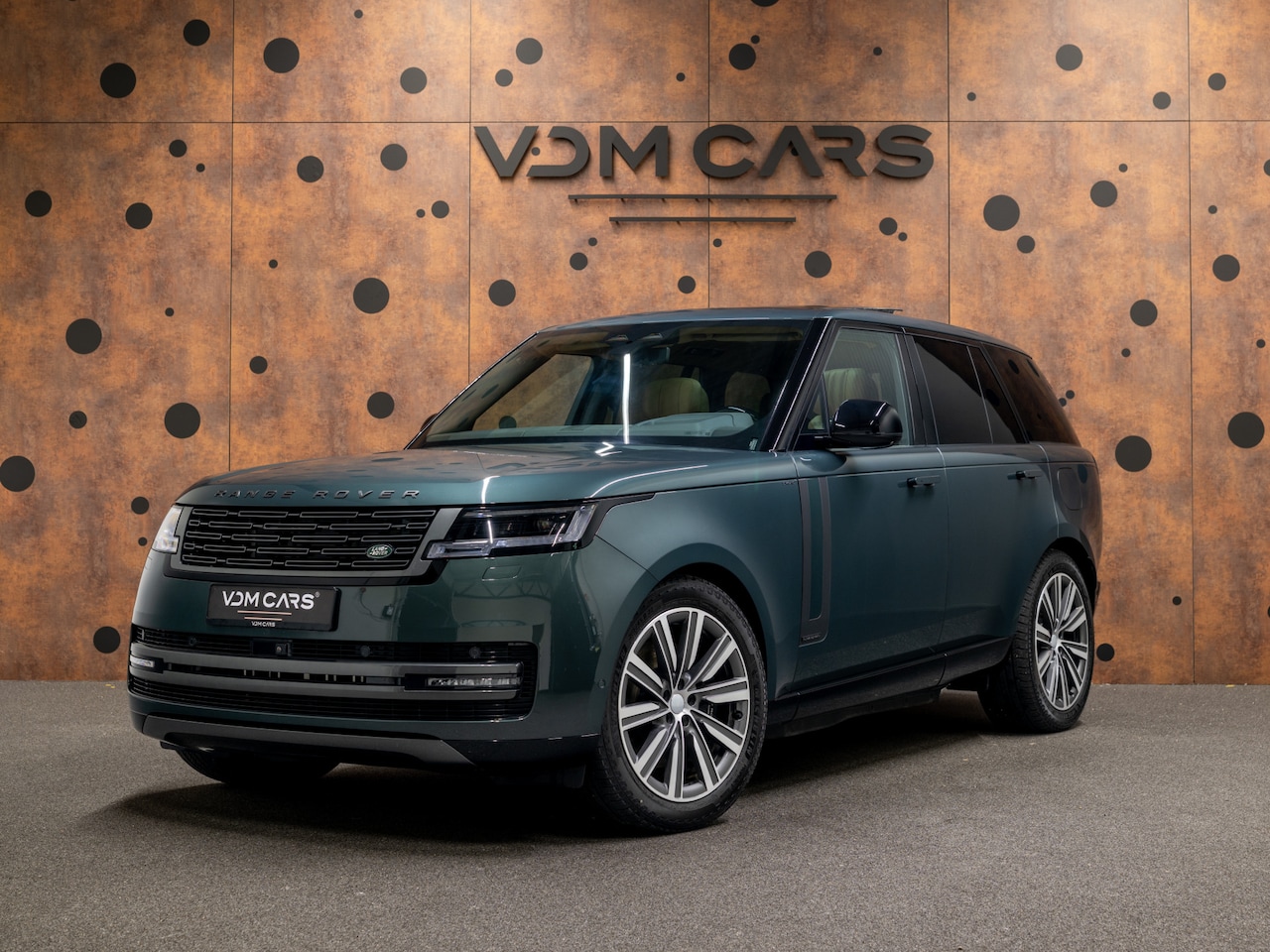 Land Rover Range Rover - 3.0 P550e Autobiography PHEV | Koelbox | Massage | Trekhaak | HUD | Meridian | Smart View - AutoWereld.nl