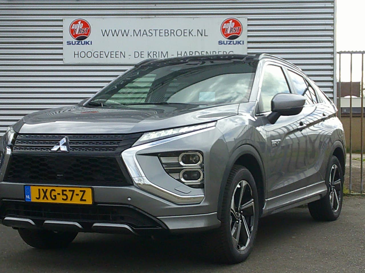 Mitsubishi Eclipse Cross - 2.4 PHEV Intense+ Automaat Staat in Hoogeveen - AutoWereld.nl