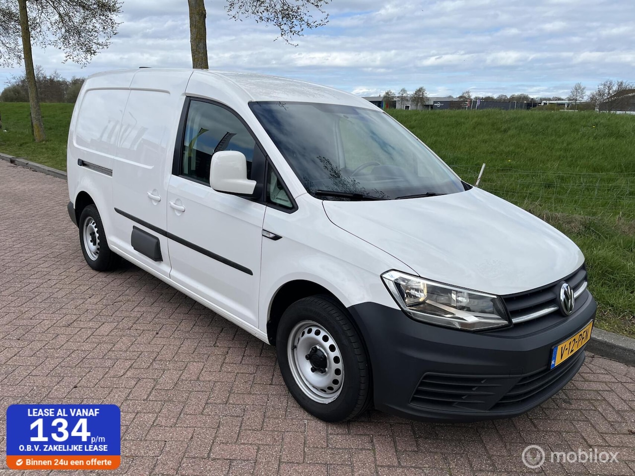 Volkswagen Caddy Maxi - Benzine 100pk + Airco | Navi| ZGOH - AutoWereld.nl