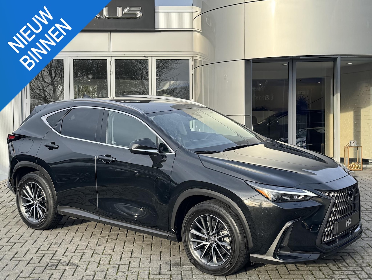 Lexus NX - 450h+ AWD Luxury Line TREKHAAK 1500KG TREKGEWICHT STOELVERW STUURVERW GROOTSCHERM - AutoWereld.nl