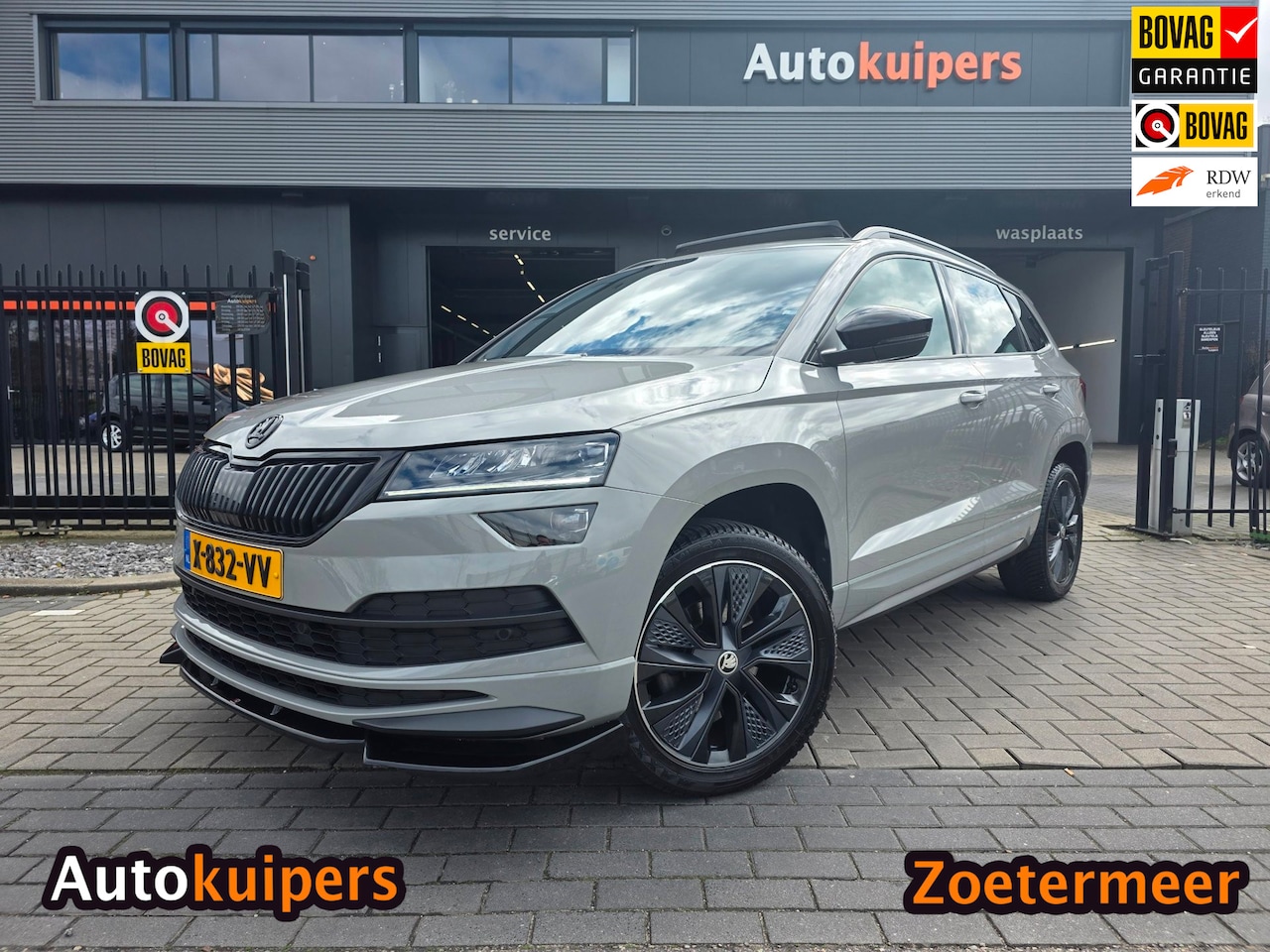 Skoda Karoq - 1.5 TSI ACT Business Edition | Met o.a. camera, AppleCarPlay/AndroidAuto, navigatie, lane- - AutoWereld.nl