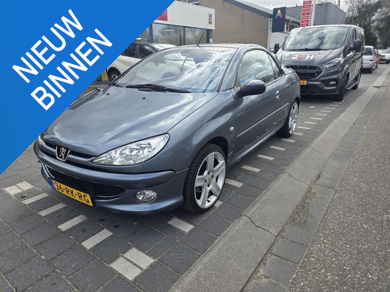 Peugeot 206 CC - 2.0-16V Griffe climatronic, lederen bekleding, enz - AutoWereld.nl