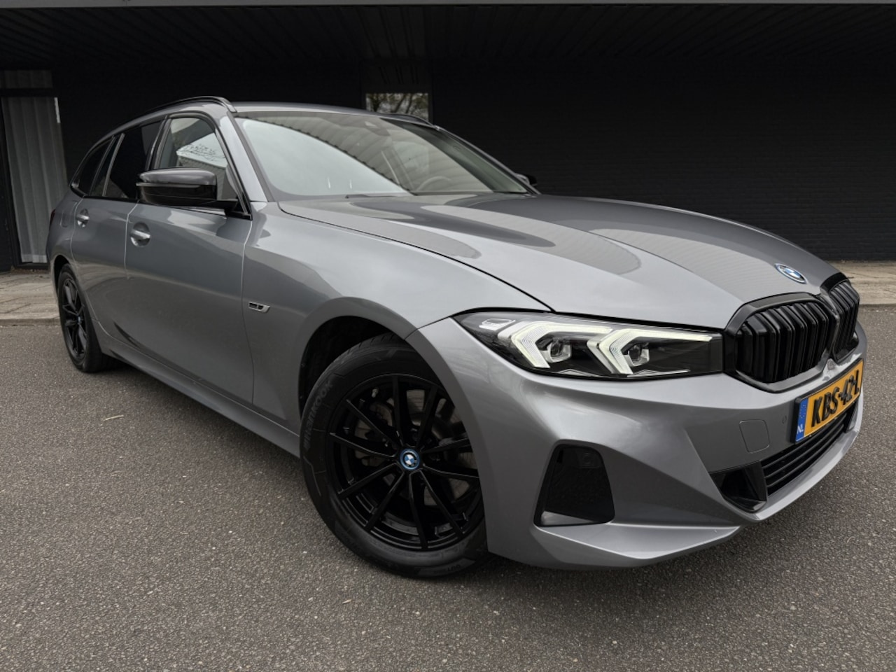 BMW 3-serie Touring - 320e xDrive 320e xDrive - AutoWereld.nl