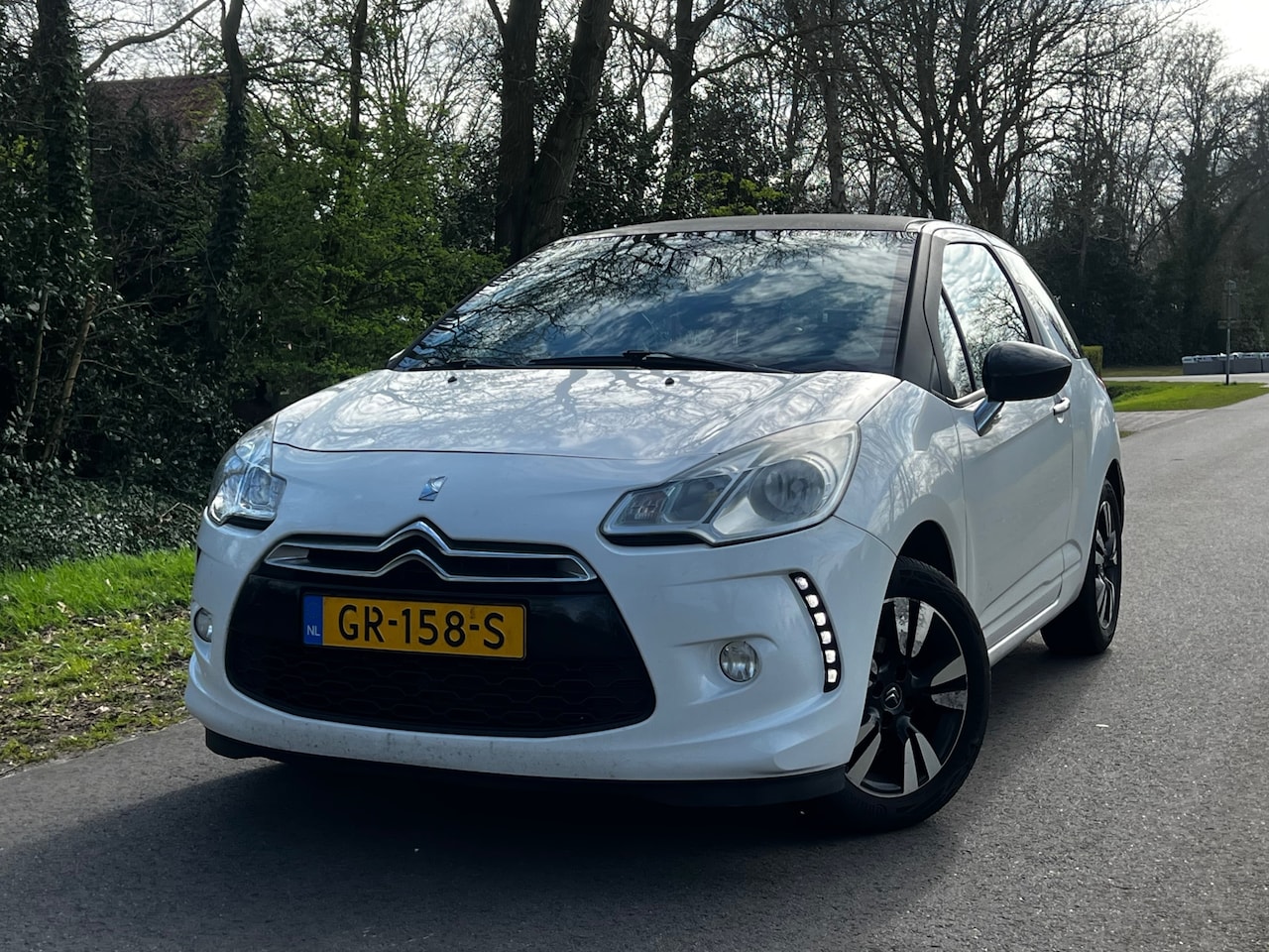 Citroën DS3 - 1.4 Chic | Airco + Cruise + Radio Nu € 2.450,-!!! - AutoWereld.nl