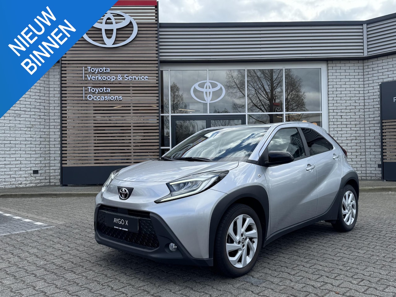 Toyota Aygo X - MT-FIRST STOELVERW APPLE/ANDROID 17" LM-VELGEN CLIMA AD-CRUISE PRIVACY-GLASS - AutoWereld.nl