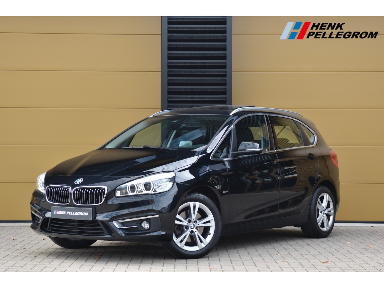 BMW 2-serie Active Tourer - 220i Centennial High Executive * Head-up * LED * Panoramadak * Lichtpakket * Dealeronderho - AutoWereld.nl