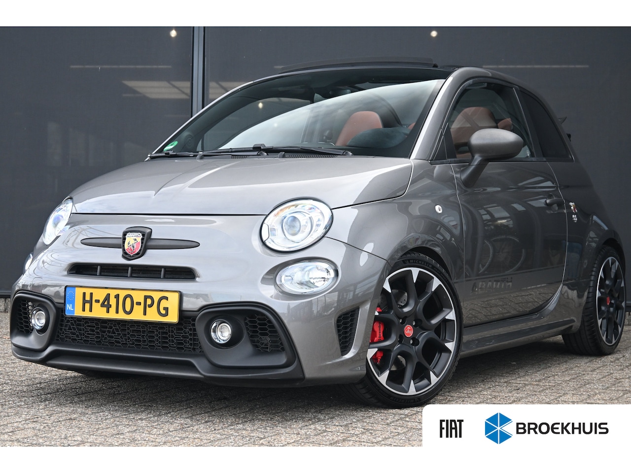 Fiat 500 C - 1.4 T-Jet Abarth Competizione | Sabelt-Carbon Seats | Akrapovic | Squadra Tuning | Brembo - AutoWereld.nl