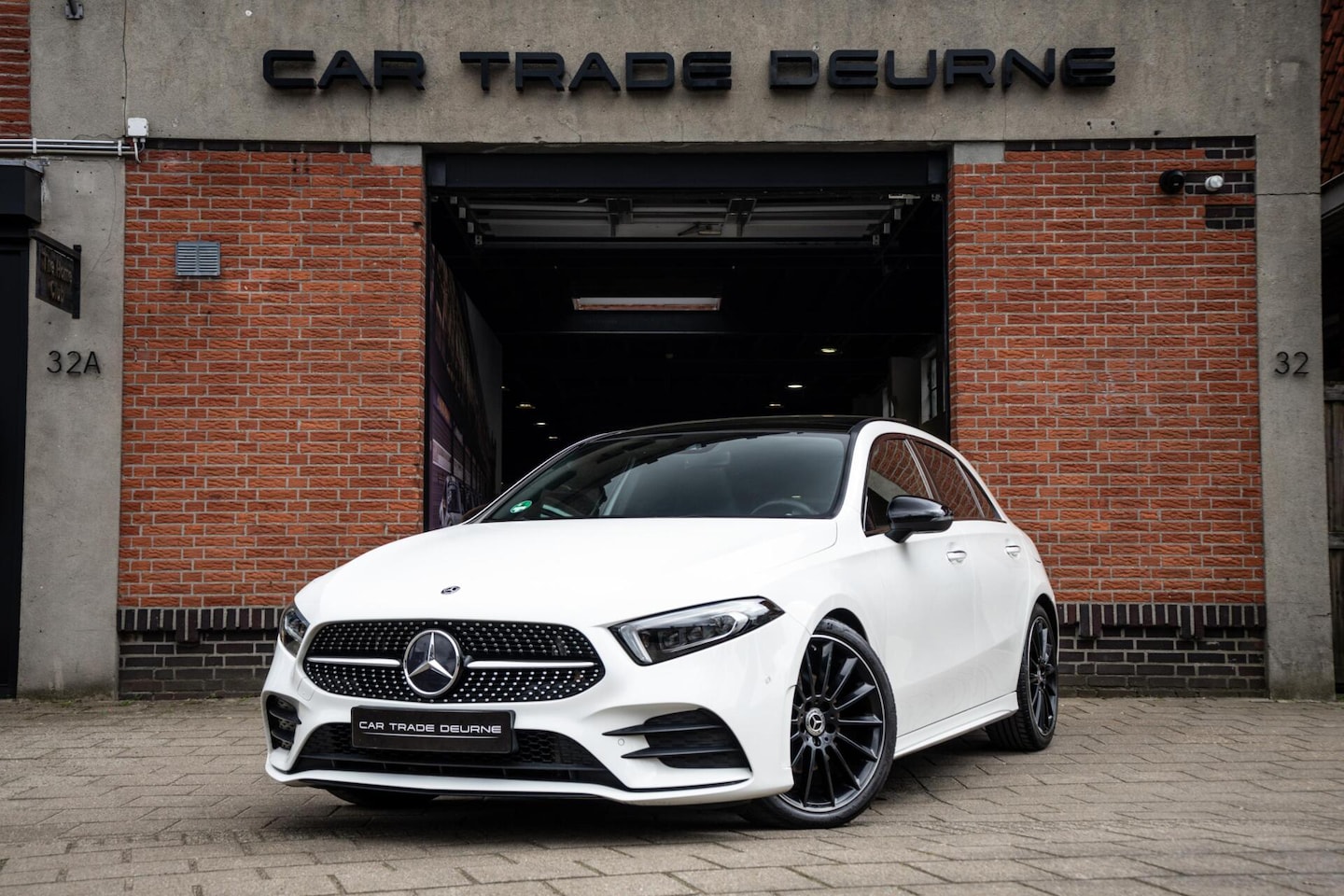 Mercedes-Benz A-klasse - 200 AMG Pano / Memory / Keyless - AutoWereld.nl