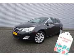 Opel Astra Sports Tourer - 1.4 Cosmo Climate / Navi / Cruise / Parkeersens. / Trekhaak / Lm velgen / NAP