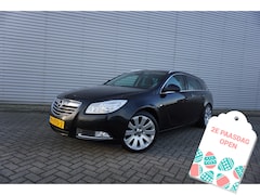 Opel Insignia Sports Tourer - 1.6 T Cosmo Climate / Navi / Cruise / Leder / Parkeers. / Stoevlerw. / Trekhaak / NAP