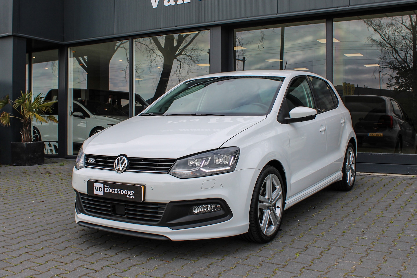 Volkswagen Polo - 1.2 TSI Highline NAVI LED CAMERA ALLSTAR - AutoWereld.nl