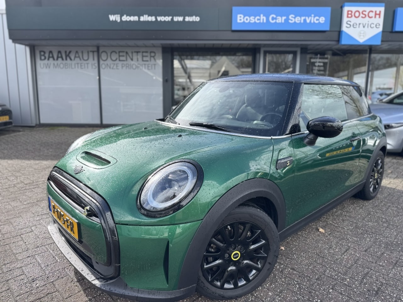 MINI Mini-Electric - Classic 33 kWh | Keyless | Navi | Stoel / stuurverw. - AutoWereld.nl