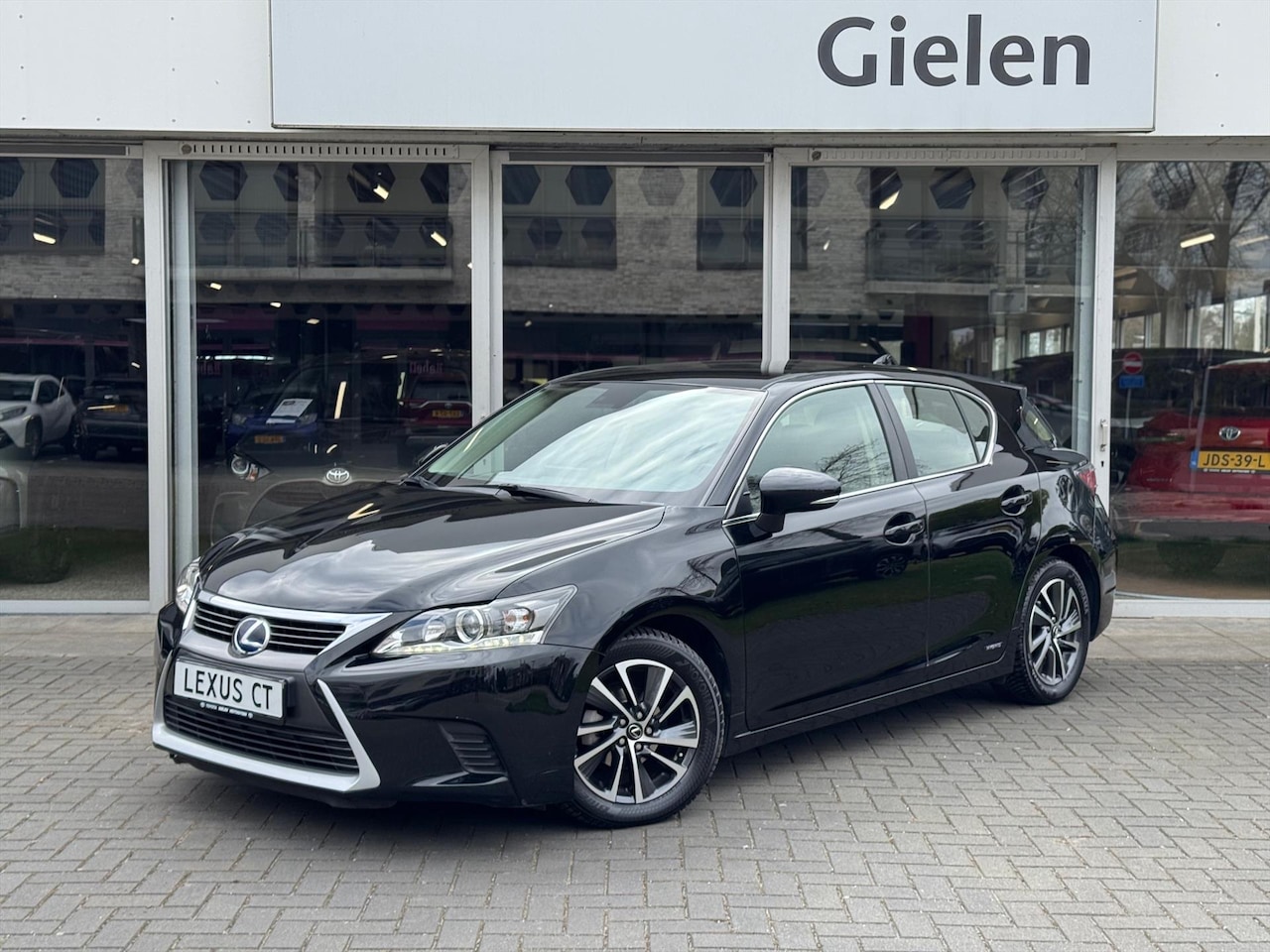 Lexus CT 200h - Business Line | Navigatie, Parkeersensoren, Camera, Cruise control, Climate control - AutoWereld.nl
