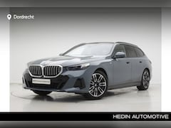BMW 5-serie Touring - 520i M-Sport | 19" | Panorama | Driving Assistant Plus | Harman Kardon | Trekhaak