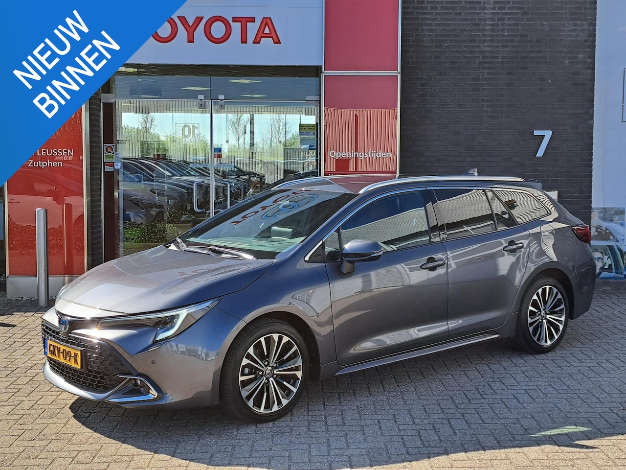 Toyota Corolla Touring Sports - Hybrid 140 Dynamic STUUR EN STOELVERWARMING APPLE CAR PLAY & ANDROID AUTO ADAPTIVE CRUISE - AutoWereld.nl