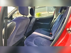 Peugeot 206 - 1.6-16V Gentry