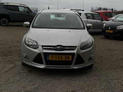 Ford Focus Wagon - 1.0 EcoBoost Titanium 1e Eig Dealer Onderhouden Clima Cruise PDC LMV Winterbanden