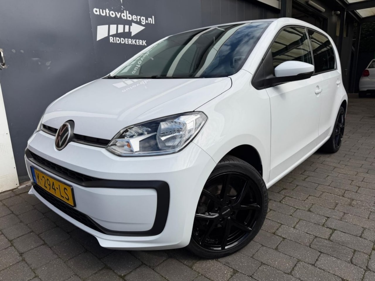 Volkswagen Up! - 1.0 Exective Camera PDC Climat Cruise control Climat - AutoWereld.nl