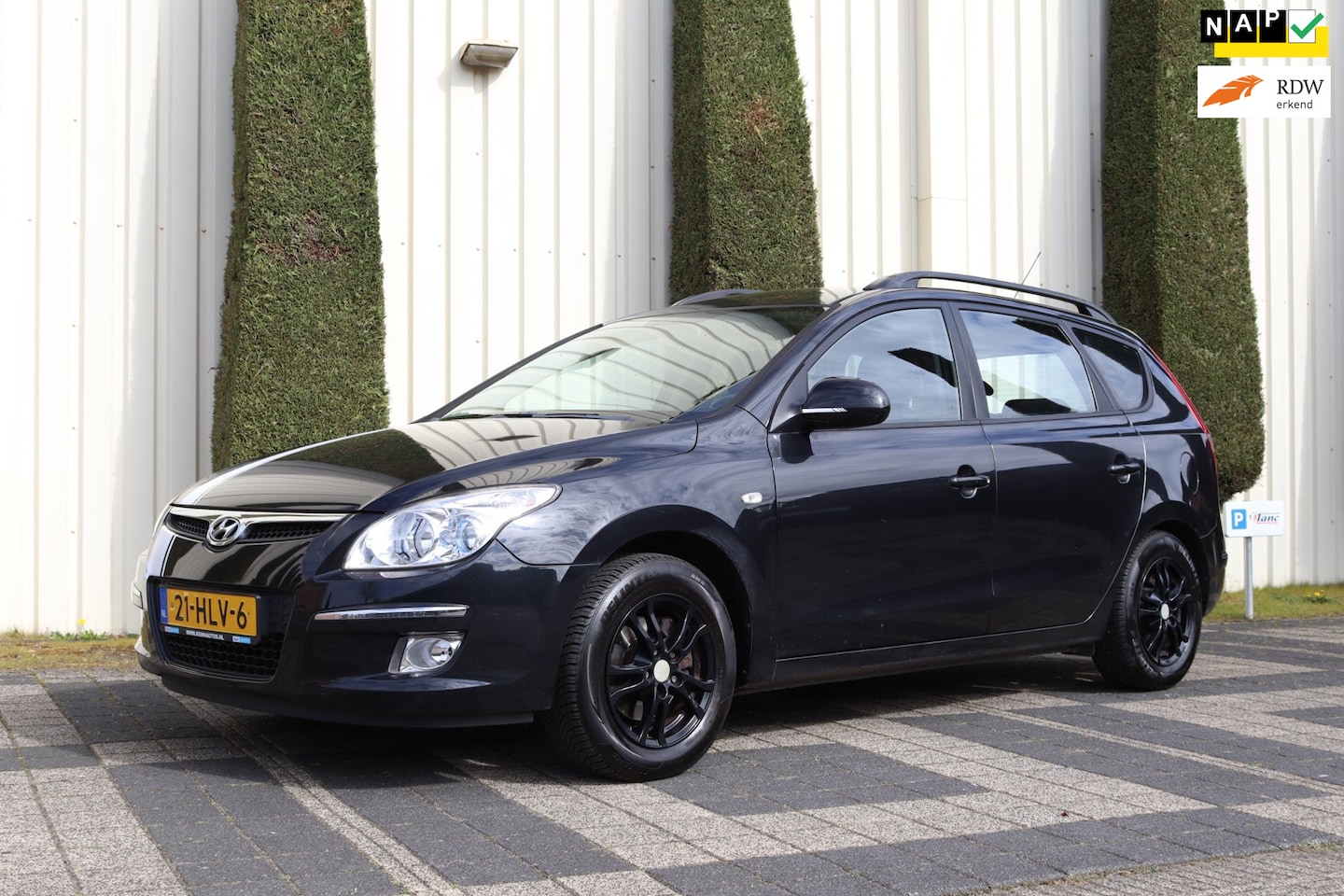 Hyundai i30 CW - 1.6i Dynamic AIRCO - AutoWereld.nl