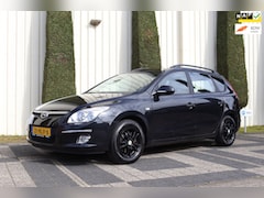 Hyundai i30 CW - 1.6i Dynamic AIRCO