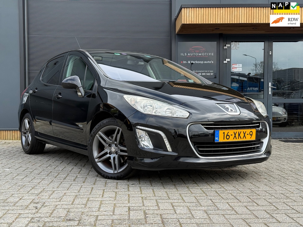Peugeot 308 - 1.6 THP Sportium (2012) | Pano | Cruise | Trekhaak | 2 sets velgen | Scherpe prijs - AutoWereld.nl