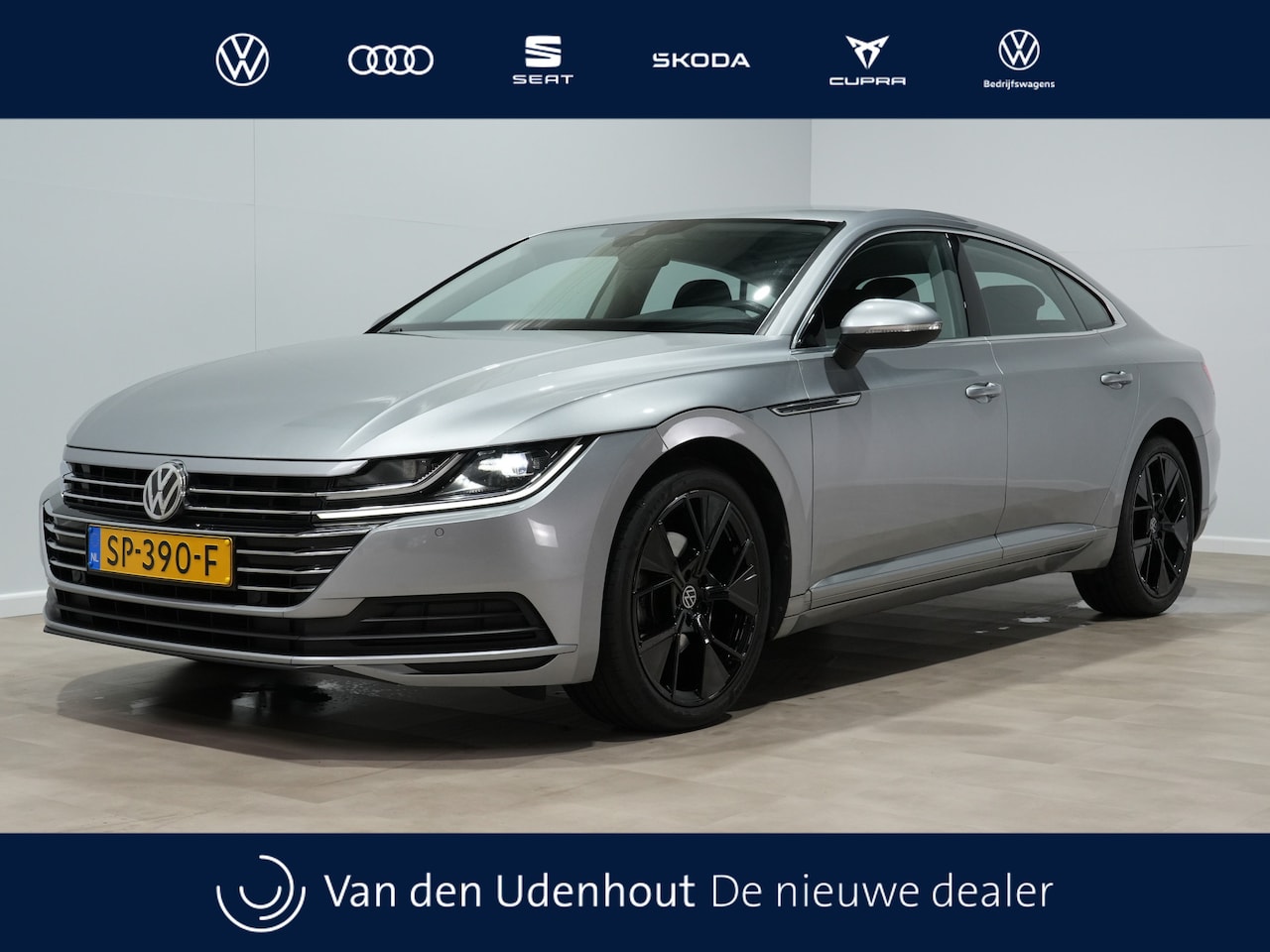 Volkswagen Arteon - 1.5 TSI 150 pk TSI DSG Automaat Executive Navigatie LED Android/Carplay Acc Pdc 273 - AutoWereld.nl