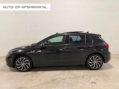 Volkswagen Golf - 1.5 eTSI 5drs. Pano Sfeerlverlichting Automaat Apple Memory iQ Stoelverw