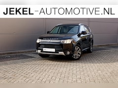 Mitsubishi Outlander - 2.0 PHEV Executive Edition 1e eigenaar, Panoramadak, Leren bekleding, Trekhaak, Camera, en