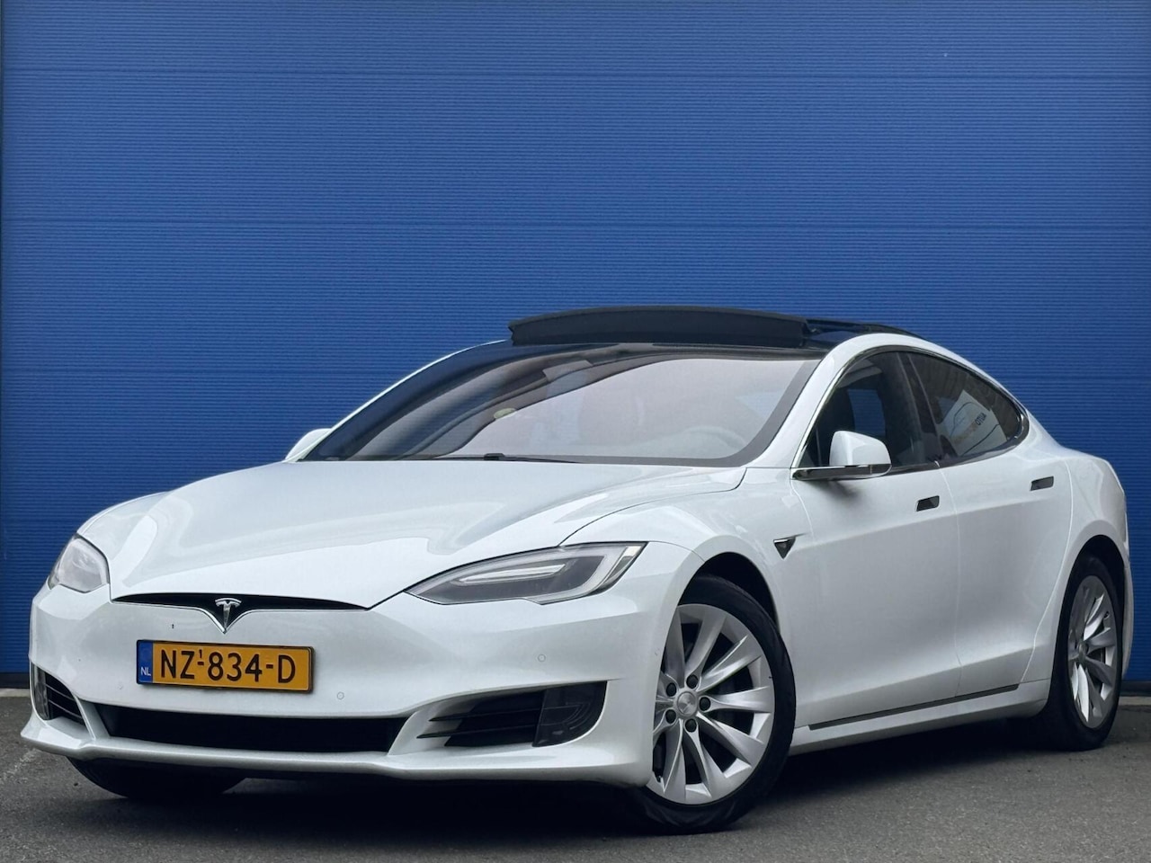 Tesla Model S - 60 Base | Panoramadak | - AutoWereld.nl