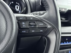 Toyota Yaris Cross - 1.5 Hybrid Dynamic | Trekhaak | Dodehoek detectie | Stoel-/stuurverwarming | Navigatie | A