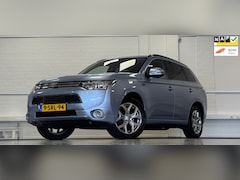 Mitsubishi Outlander - 2.0 PHEV Instyle+ Trekhaak Camera Mooi Navigatie