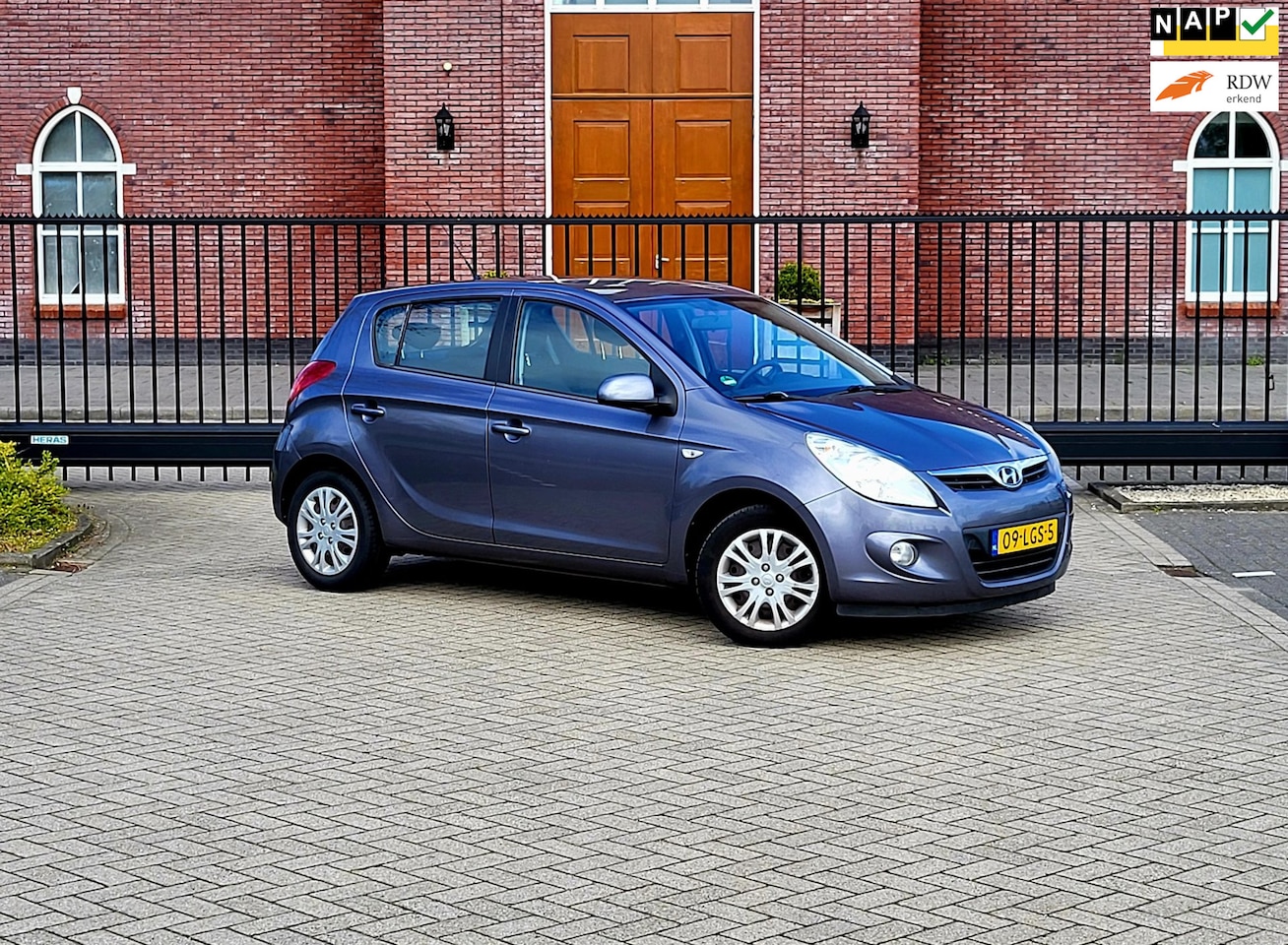Hyundai i20 - 1.2i DynamicVersion / Airco / 5 drs / Nap / Elektrische ramen - AutoWereld.nl