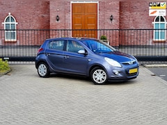 Hyundai i20 - 1.2i DynamicVersion / Airco / 5 drs / Nap / Elektrische ramen