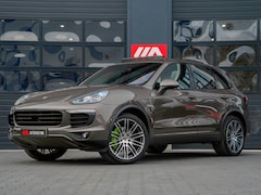 Porsche Cayenne - 3.0 S E-Hybrid Pano|Luchtvering|Navi|Camera|Bose|Sport-Chronopakket