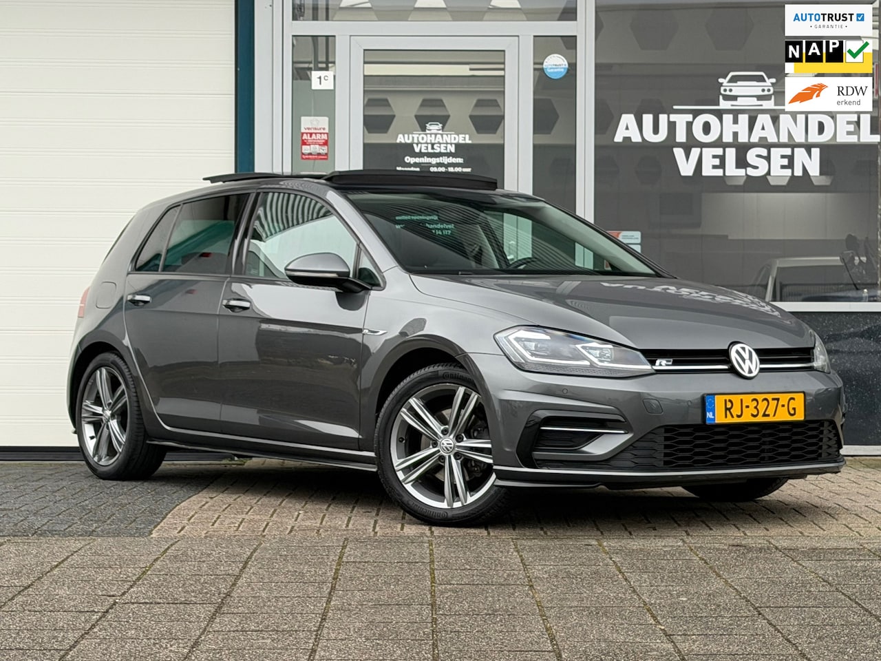 Volkswagen Golf - 1.5 TSI Highline Business R-Line Automaat Pano - AutoWereld.nl