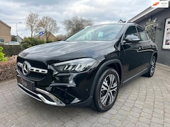 Mercedes-Benz GLA-Klasse - 250 e, Pano, Led, Camera
