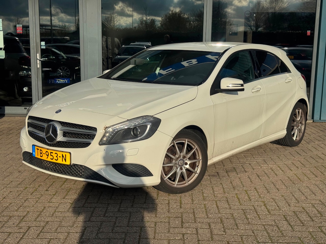 Mercedes-Benz A-klasse - 180 Ambition Airco Navi Lmv 1/2 Leer - AutoWereld.nl