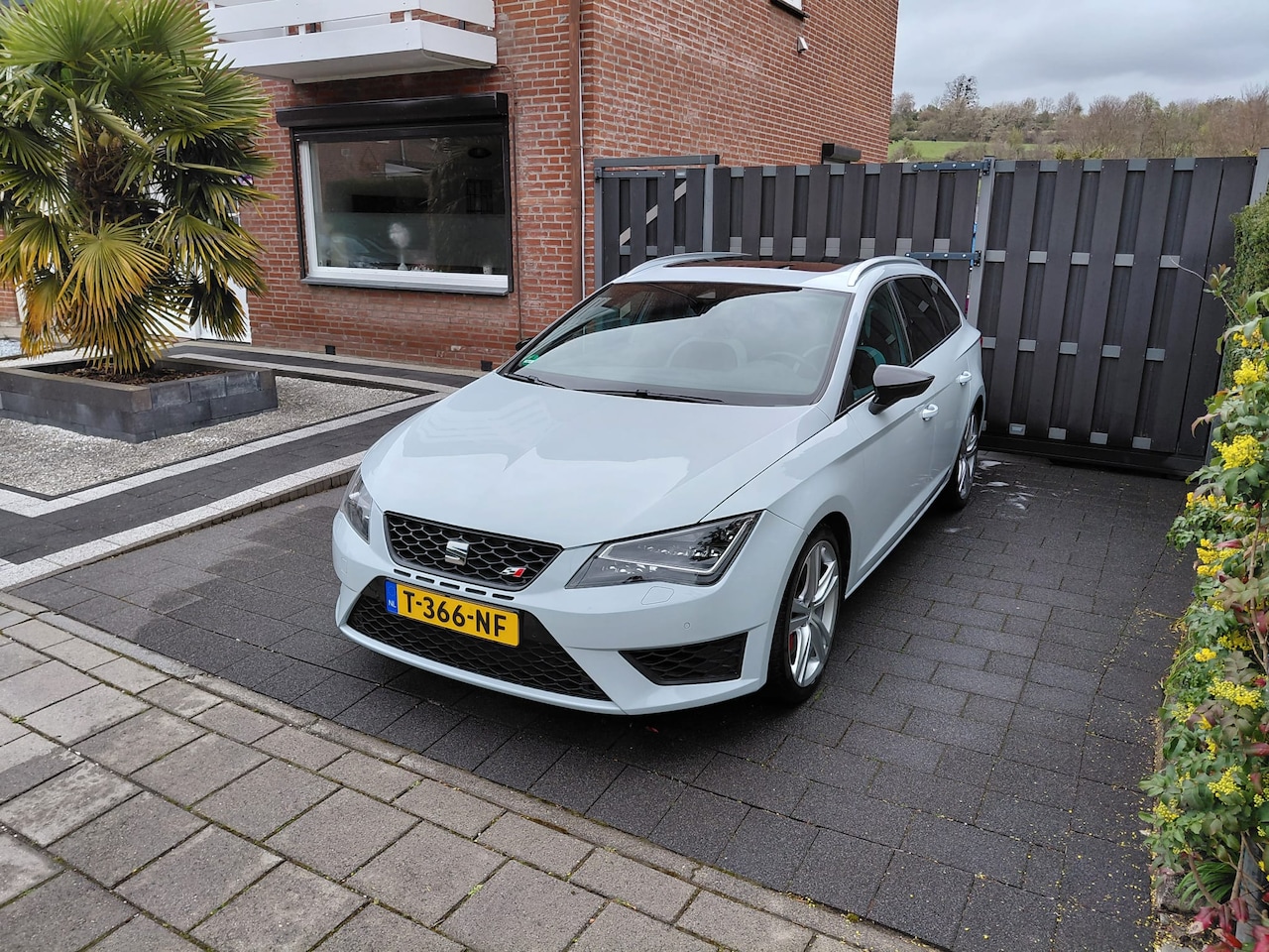 SEAT Leon ST - 2.0 TSI Cupra 280 Stage 1 350Pk - AutoWereld.nl