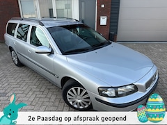 Volvo V70 - 2.4 / Leder / Airco / MF Stuur