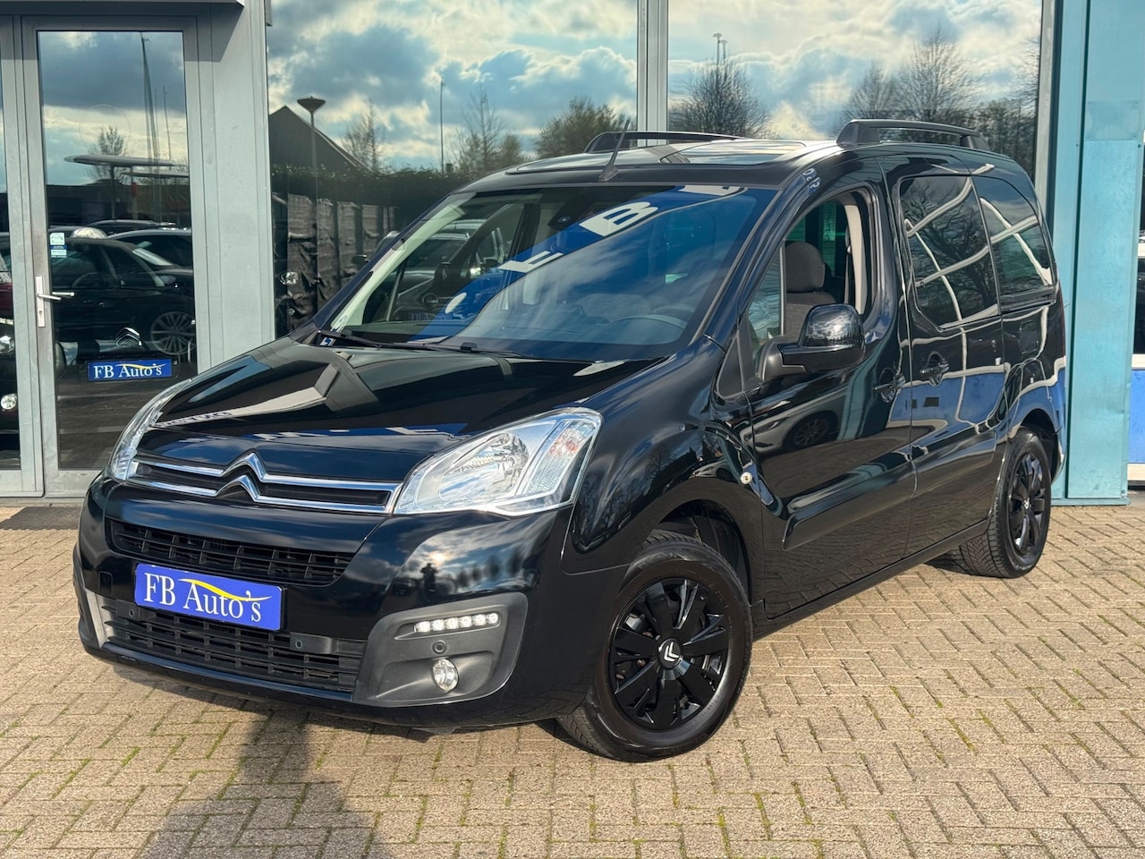 Citroën Berlingo - 1.2 PureTech Feel Airco Lmv Cruise Navi Panoramadak - AutoWereld.nl