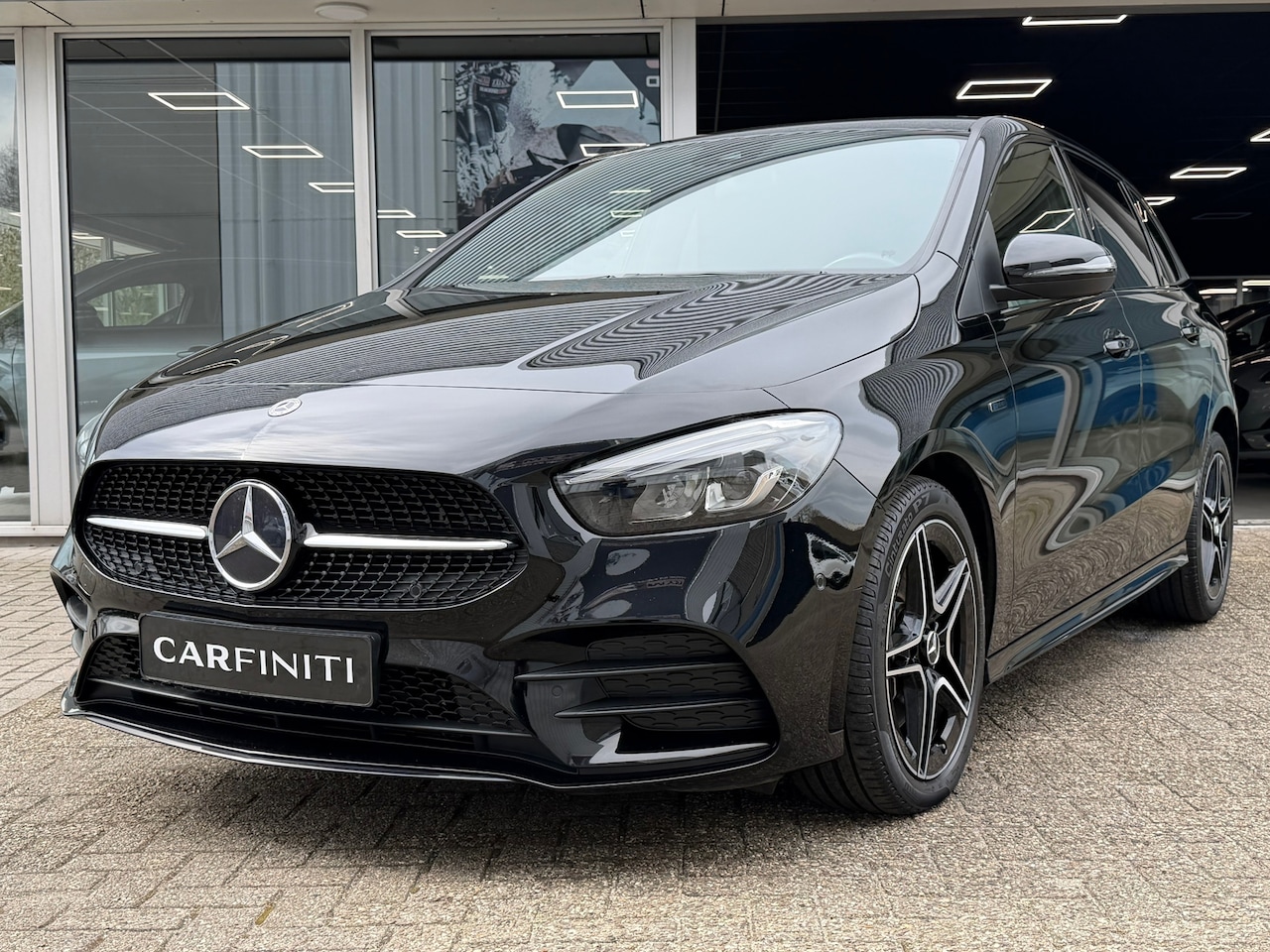 Mercedes-Benz B-klasse - 250 e Business Solution AMG Limited | Navigatie | Cruise control | Sfeerverlichting | zwar - AutoWereld.nl