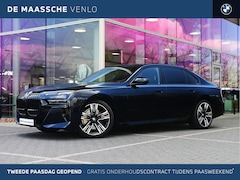 BMW i7 - xDrive60 High Executive M Sport Automaat / Panoramadak Sky Lounge / Trekhaak / Massagefunc